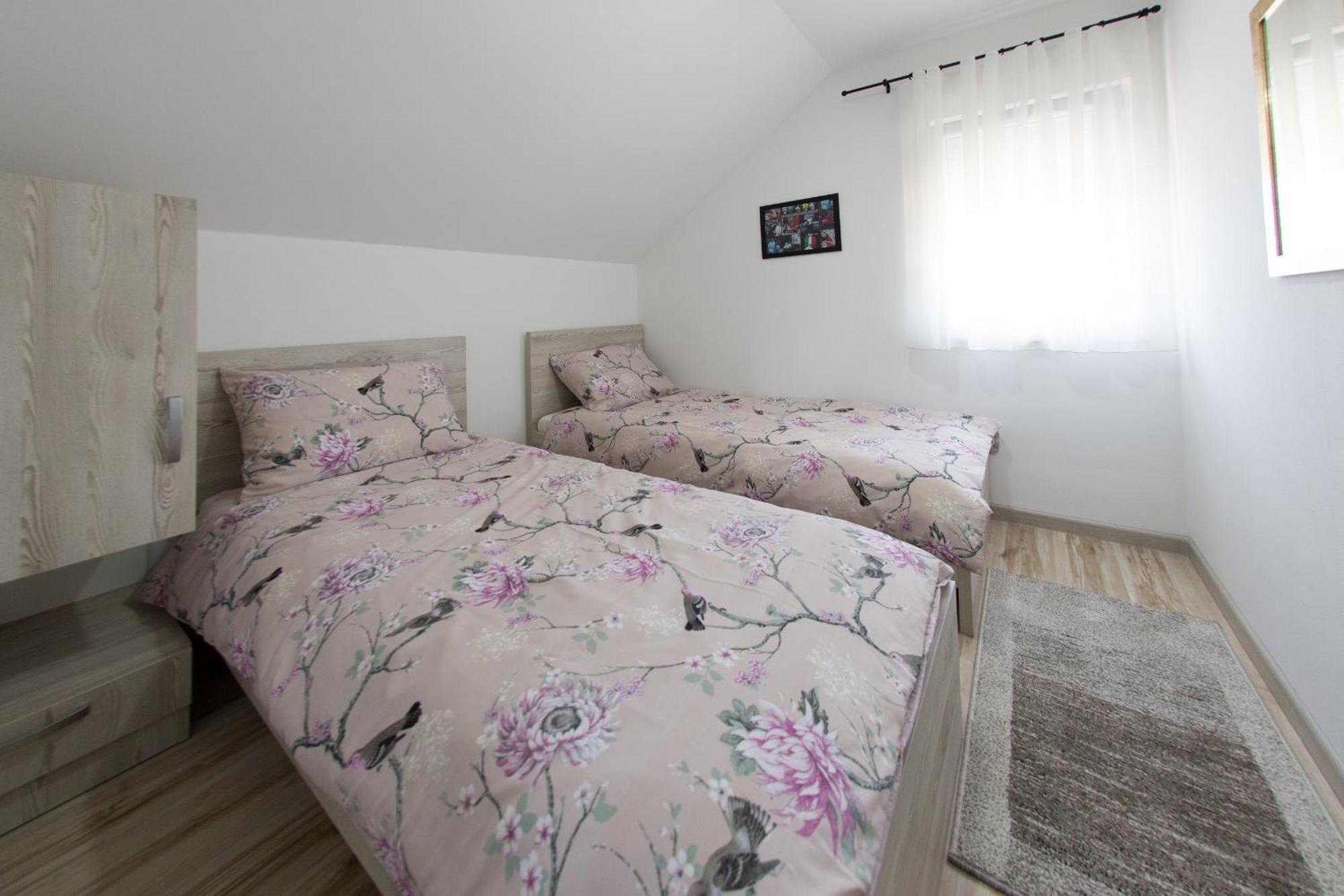 Apartment Kalimero Otočac Eksteriør bilde